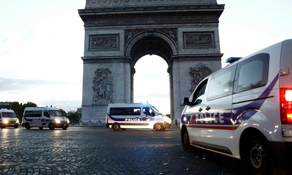 Συναγερμός στο Παρίσι: Πληροφορίες για βόμβα στην Αψίδα του Θριάμβου